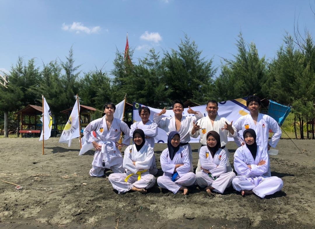 Kegiatan Latihan Alam Yang Dilaksanakan Oleh UKM Karate Berlangsung Dengan Sukses